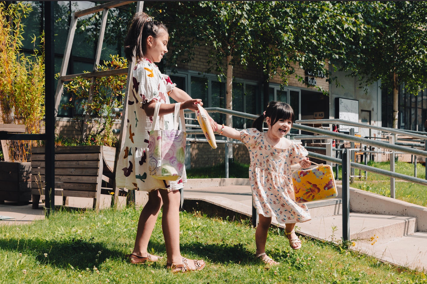 Eine Handtasche aus robustem Canvas mit einzigartigem Muster