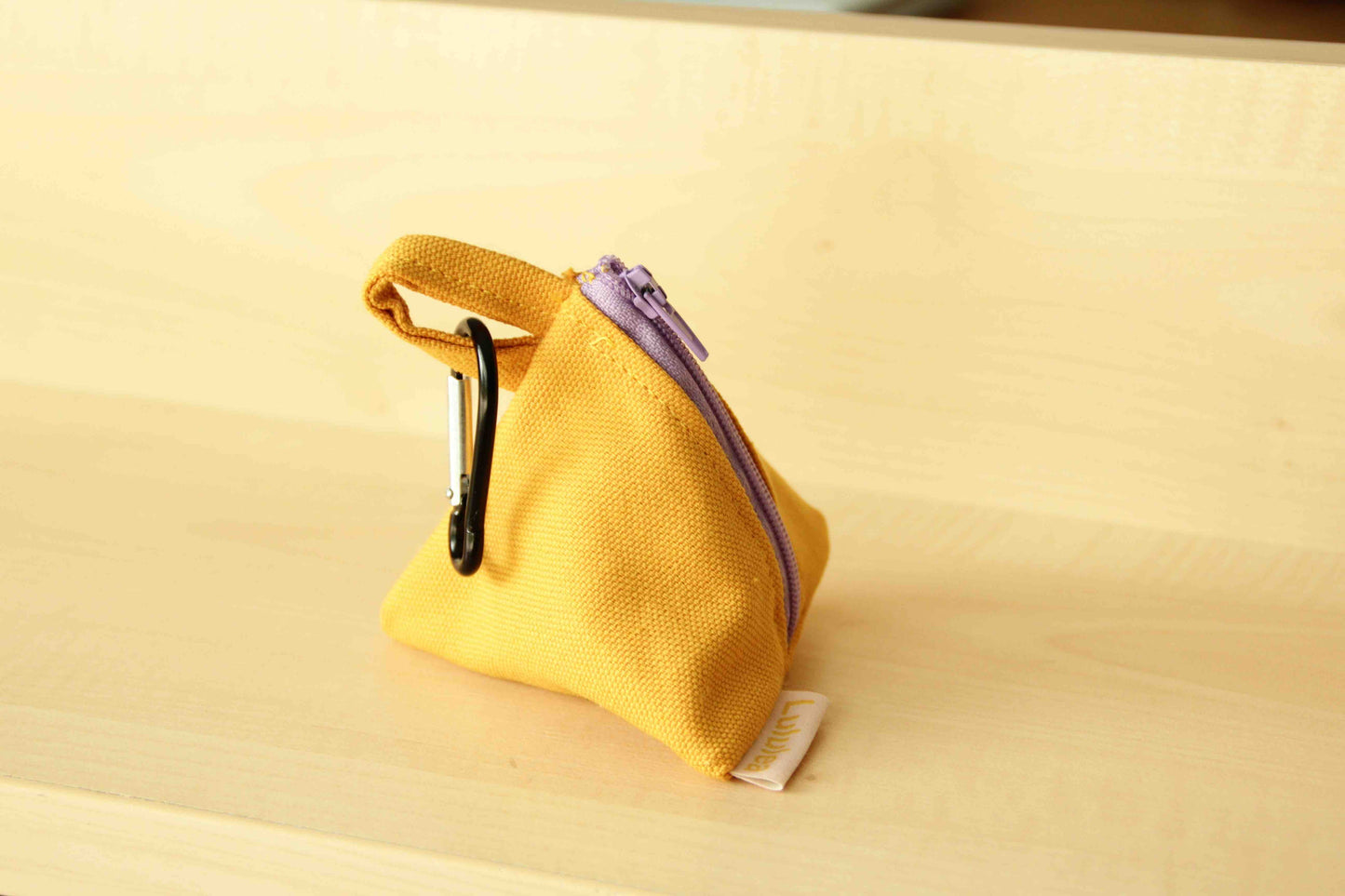 Tee Bag – Dreieckige Tasche zum Aufhängen an Fahrrad, Kleidung oder Rucksack