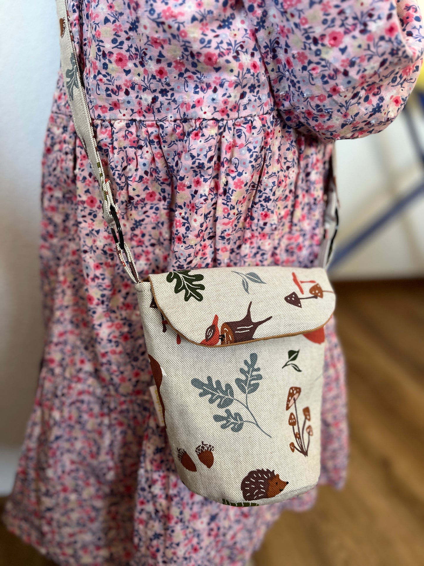 Schultertasche mit Waldmotive