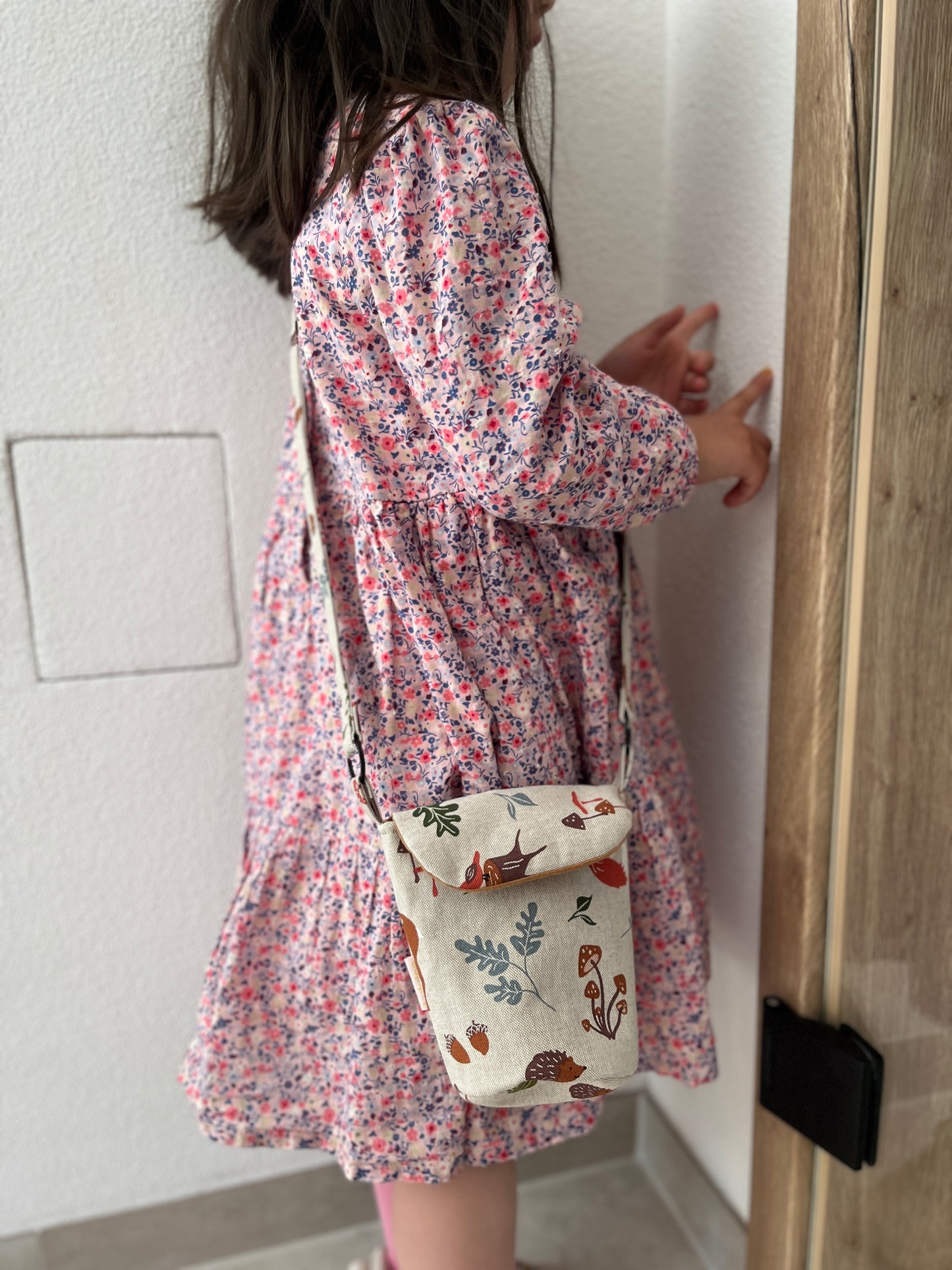 Schultertasche mit Waldmotive