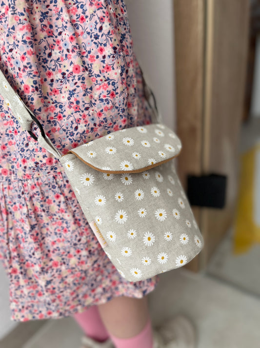Schultertasche mit Grauer Hintergrund, weiße Gänseblümchen
