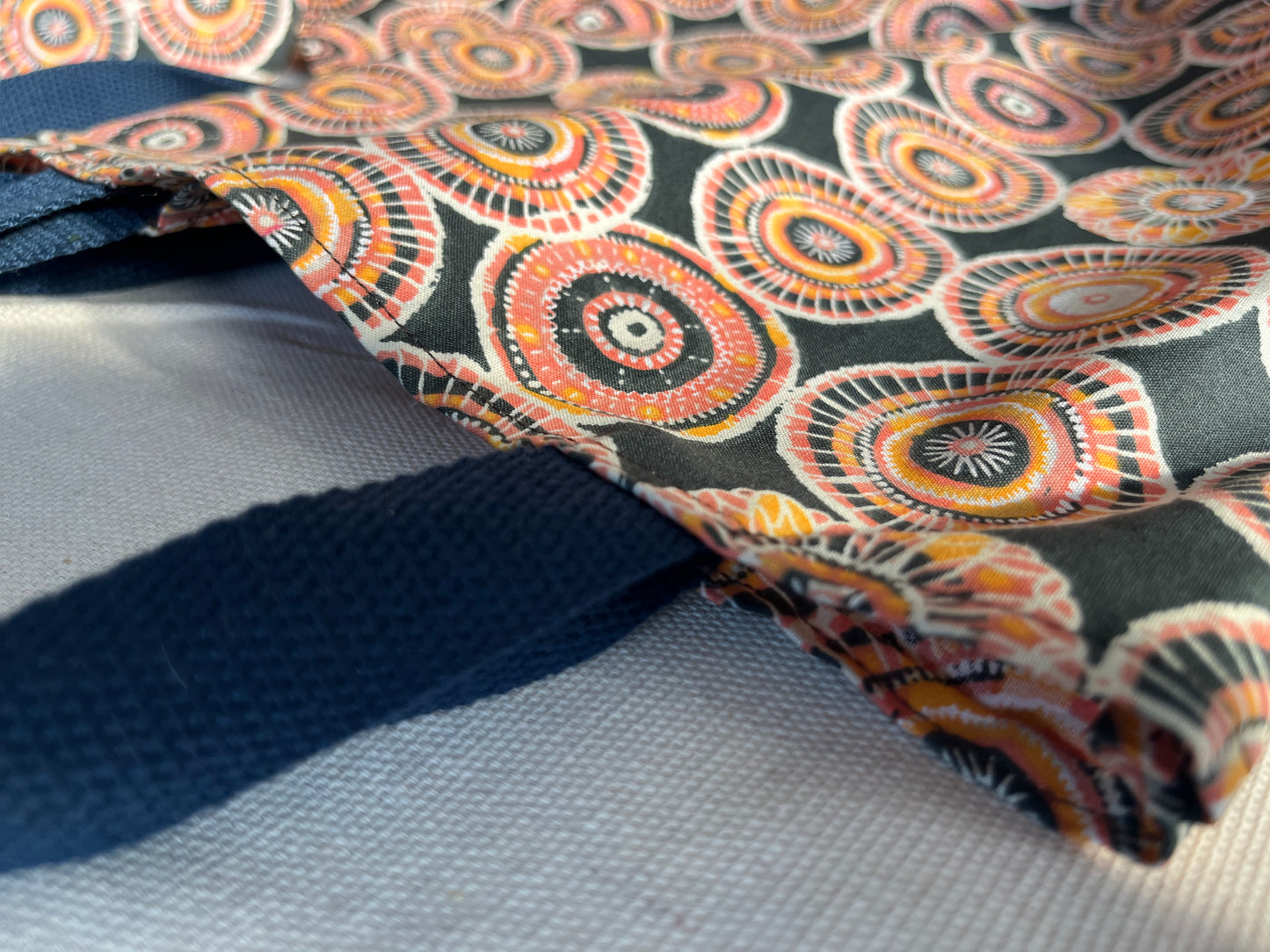 Sac en tissu à motif rond rouge