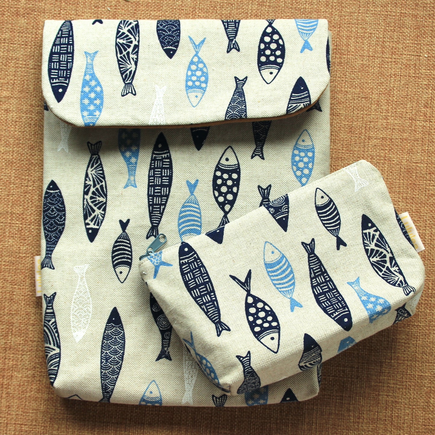 Pad/tablet case mit Fischmuster - Mini-Tasche separat erhältlich