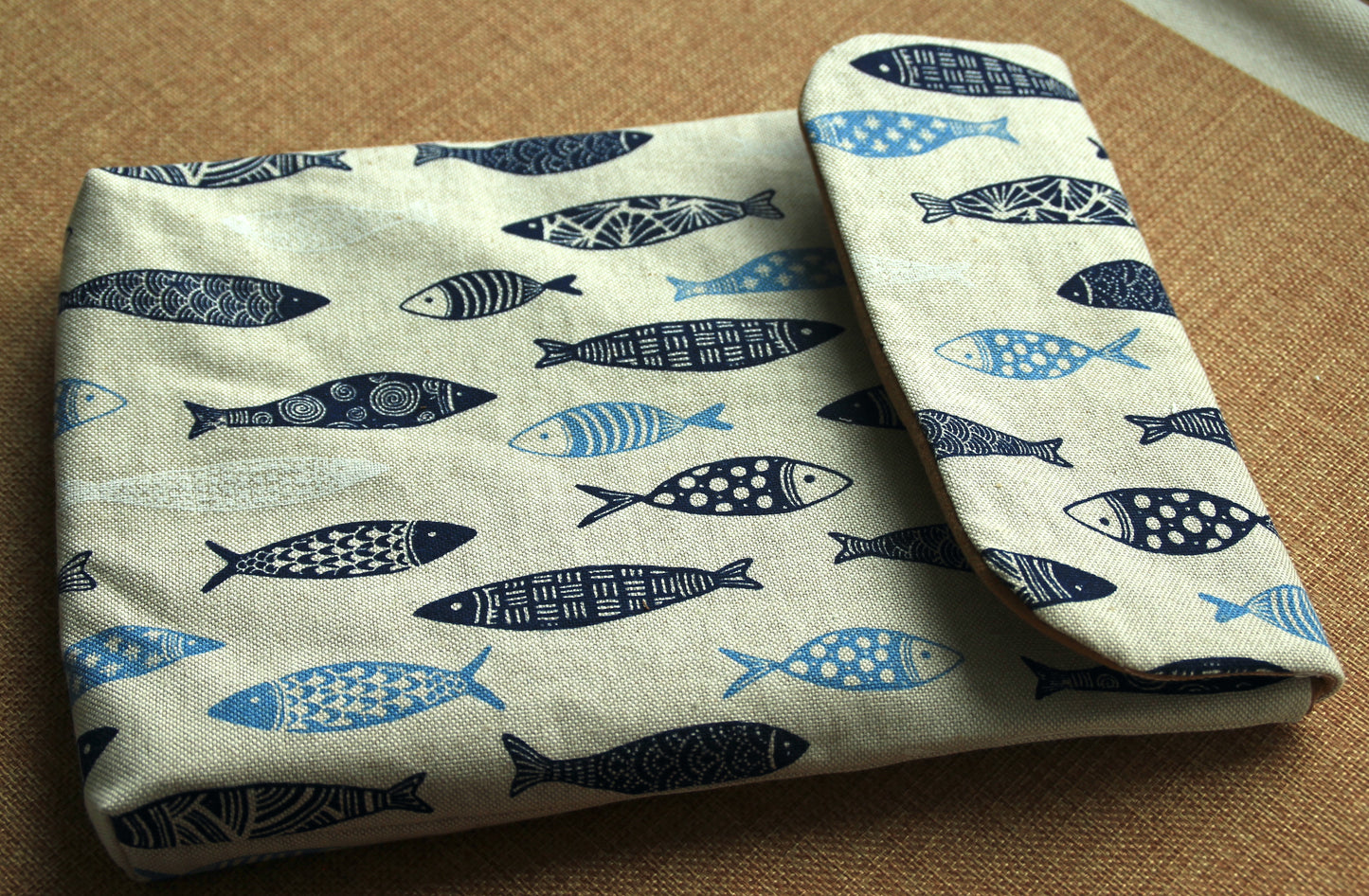 Pad/tablet case mit Fischmuster - Mini-Tasche separat erhältlich